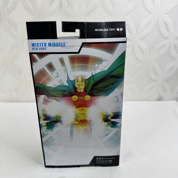McFarlane Toys DC Multiverse Gold Label Collection Mister Miracle Action Figure - Picture 4 of 8
